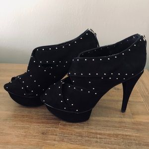 BCBGeneration 8B/38 Black Suede Georgina Heels